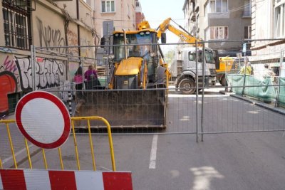 The intersection of "Gurko" and "Shishman" streets in Sofia closed for reapirs