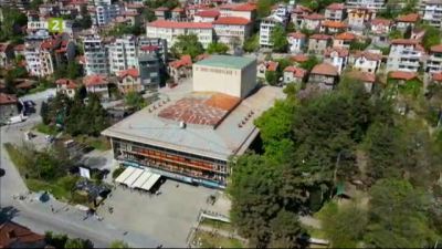 Градската градина и театърът на Велико Търново
