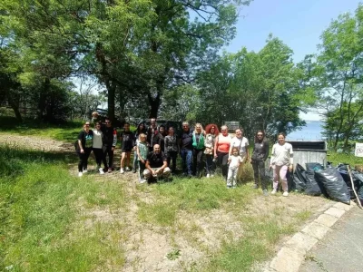 Volunteers cleaned the mouth of the Ropotamo river