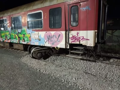 Sofia - Varna fast train derailed near Svoge station