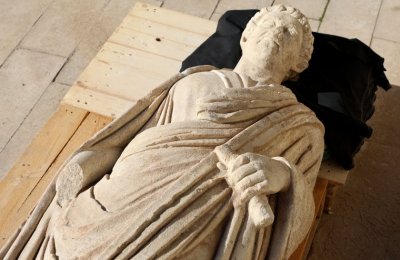 The statue found in the ancient city of Odessos "awaits" restoration