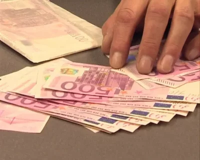 Three arrested in a hit on super high quality of fake banknotes in Shumen