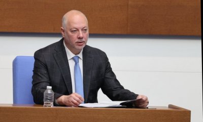 Başbakan Jelyazkov Fon der Layen'in uçağıyla ilgili sorun konusunda mecliste dinlendi