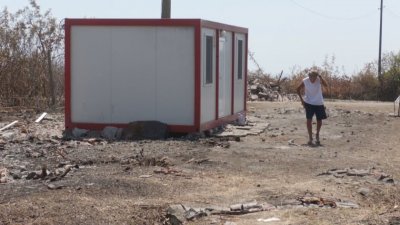 20 çocuk yangında evsiz kalan bir yaşlıya yardım eli uzatmak için oyuncaklarını sattı 