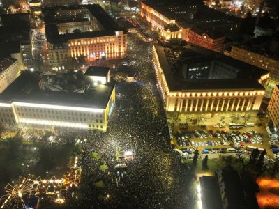 Ходовете след протестите и политическите заявки – какво следва? 11.12.2025