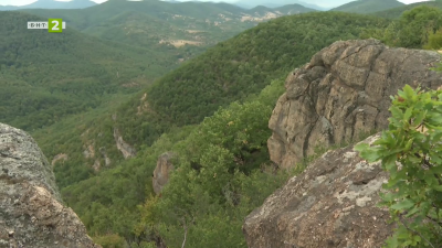 Жълтата пещера до село Буково