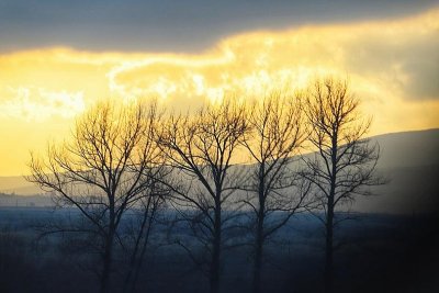 И дъжд, и облаци, и слънце, и мъгли следобед