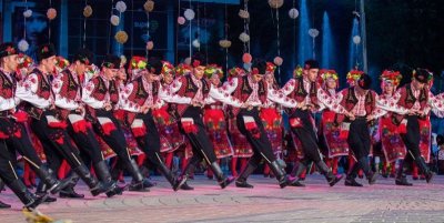 Топ 10 Български танцов фолклор