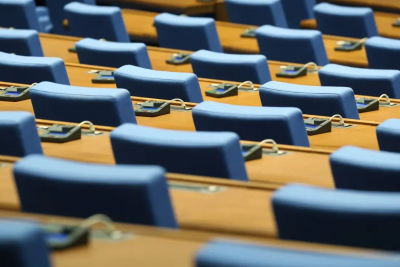 "Jelyazkov" h&uuml;k&uuml;metine y&ouml;nelik altıncı g&uuml;vensizlik &ouml;nergesi başarısız oldu