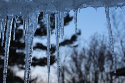 Ледено време в половин България днес