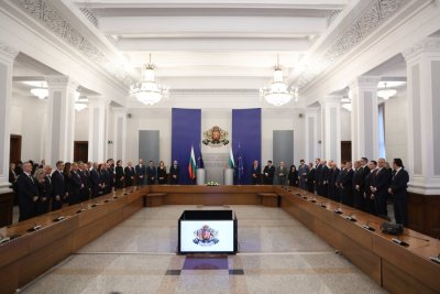 Първите решения на новия служебен кабинет