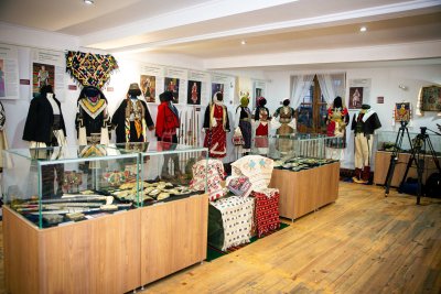Етнографска колекция на проф. Любомир Пенев в Историческия музей в Разлог
