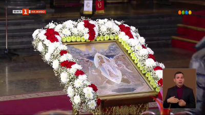 НА ЖИВО: Празнично богослужение за Второ Възкресение