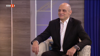 Виртуозният пианист Иван Янъков във "Вечната музика"