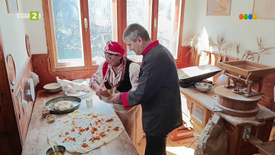 Празничен хляб и баница с тиква от с. Еремия и козунак с черен чесън от с. Долни Раковец