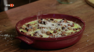 Тосканска лучена яхния с бешамел и свинско с пролетна заливка