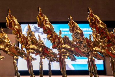 Проф. Боньо Лунгов с ИКАР за педагогическа дейност