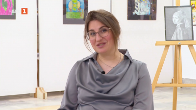 Художничката и преподавател Деница Александрова