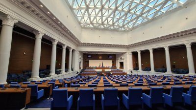 След изборите: новата конфигурация в парламента и политическите посоки - 22.04.2026