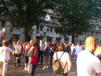  Tensions outside Parliament: NSP and police are removing protesters, who barricaded themselves in the building of Parliament