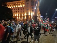 Day 76 of protests in Sofia: Tension between protesters and police outside the old building of Parliament