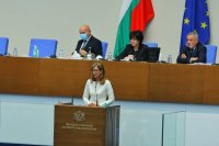 Foreign Minister Zaharieva: Until we receive legal guarantees, we cannot support the Republic of North Macedonia