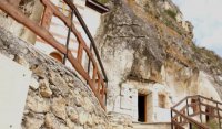 снимка 10 Скалните манастири в България