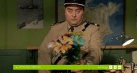 снимка 4 Полицаят и извънземните