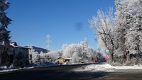 Heavy snowfall hinders traffic through Predela mountain pass