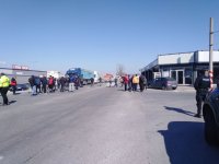 Grain transporters blocked the road to Kulata border crossing in protest