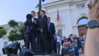 Crowds gather outside Parliament in support of deposed parliamentary Speaker Nikola Minchev and the government