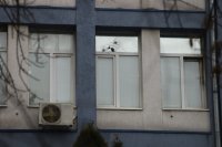 A man fired shots at the building of the Third Regional Police Station in Sofia, a police officer slightly injured