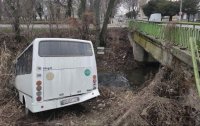 Bus fell from a bridge into a river in the village of Zhelyo Voyvoda