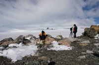 снимка 8 „В кадър“ по БНТ е документалният филм „Изследователи на ледения юг“ – наука в суровите условия на остров Ливингстън