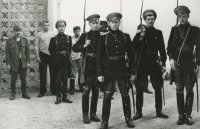 снимка 16 Червено и бяло