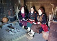 снимка 12 По-добре грозно да пееш, отколкото красиво да плачеш