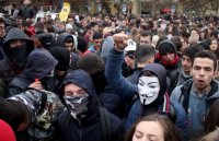 снимка 5 Бунтът на масите