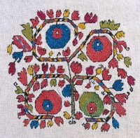 снимка 9 От "Къщата с куклите" до жълтите павета