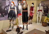 снимка 21 От "Къщата с куклите" до жълтите павета