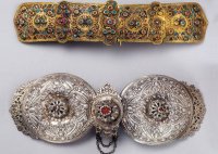 снимка 7 От "Къщата с куклите" до жълтите павета