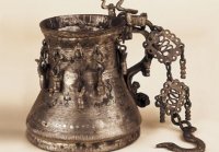 снимка 19 От "Къщата с куклите" до жълтите павета