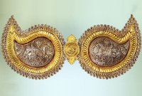 снимка 5 От "Къщата с куклите" до жълтите павета